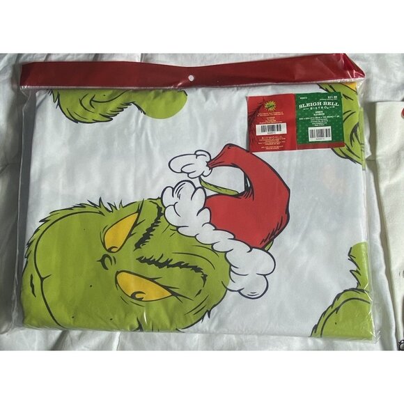 Grinch Tablecloth 84”x 60” Towel Scrubby 10”x 10”Kitchen Towel 19” X 25” Set - Picture 7 of 12